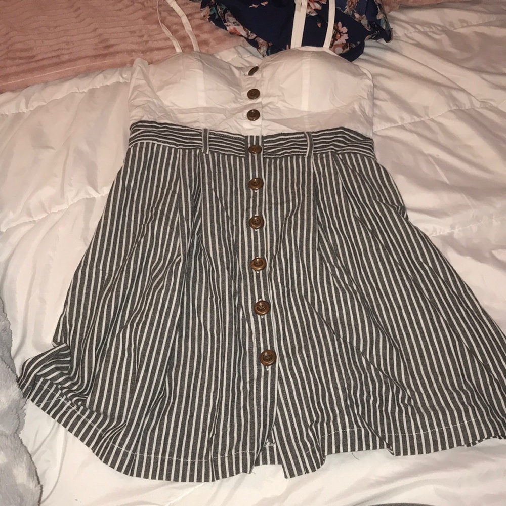 Large stripped mini dress padded with buttons